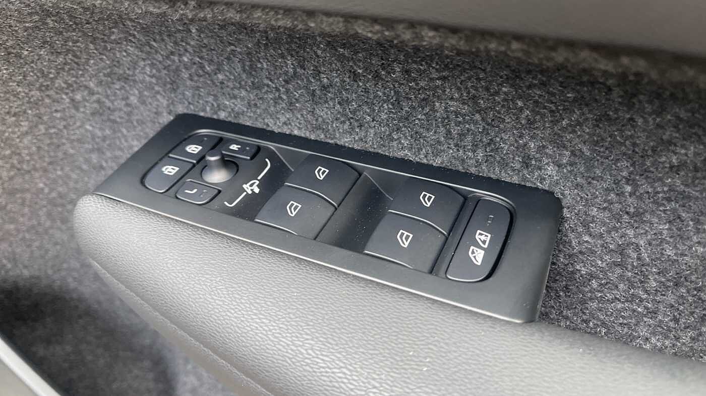 Used Volvo XC40 2025 for sale - 76139641: Photo 20