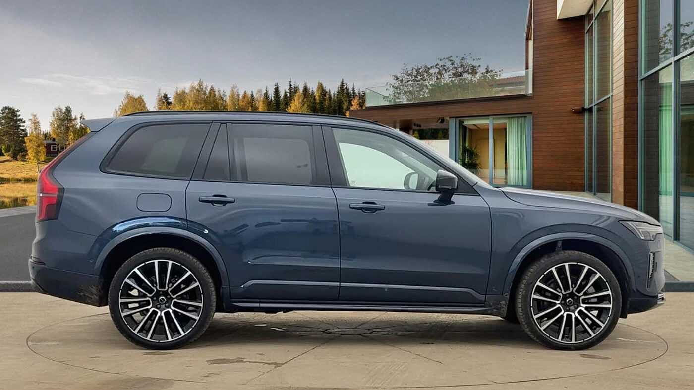 Used Volvo XC90 2025 for sale - 77292897: Photo 2