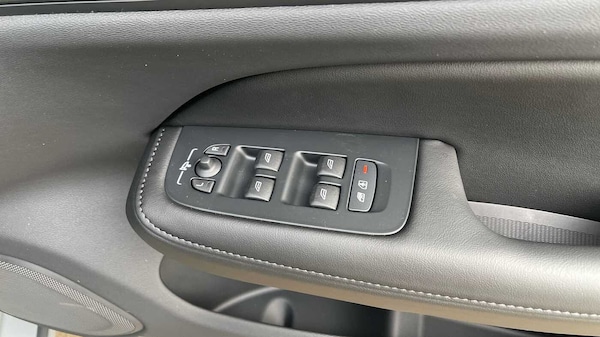 Used Volvo V60 2025 for sale - 75015112: Photo 24