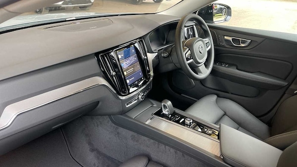 Used Volvo V60 2025 for sale - 75015112: Photo 4