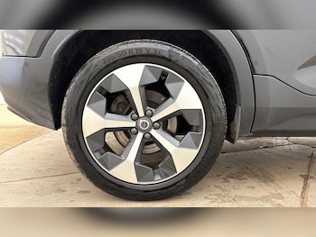Used Volvo XC40 2023 for sale - 79182606: Photo