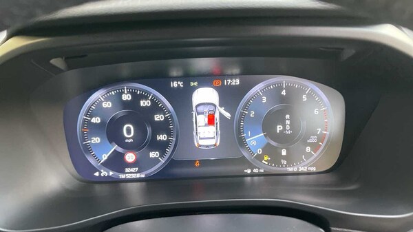 Used Volvo XC40 2021 for sale - 76190612: Photo 11