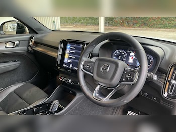 Used Volvo XC40 2021 for sale - 76190612: Photo 4