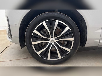 Used Volvo XC60 2023 for sale - 79465957: Photo