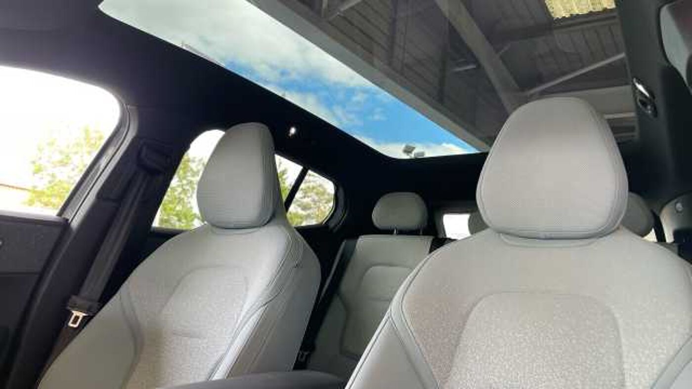 Used Volvo EX30 2025 for sale - 76937238: Photo 3