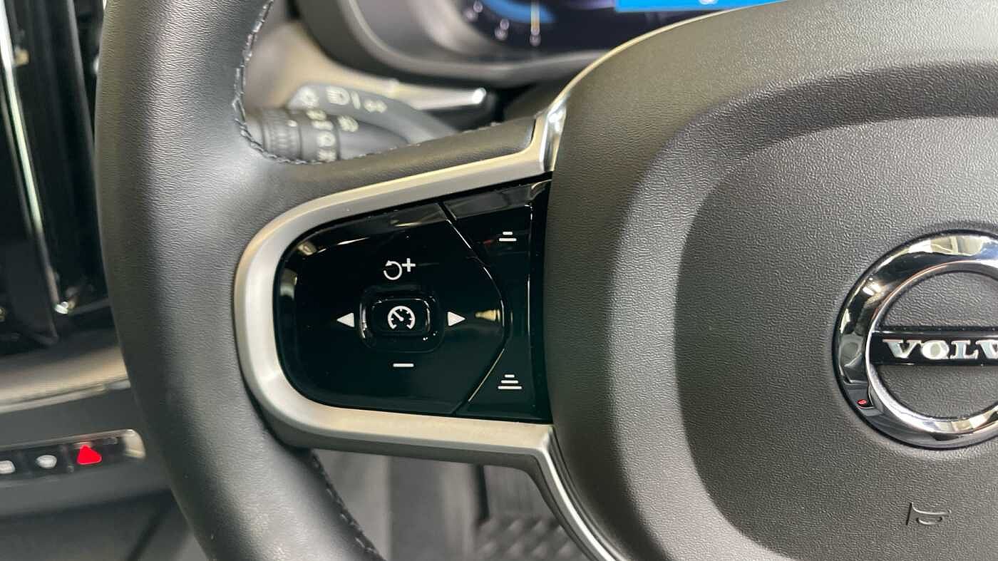 Used Volvo XC60 2022 for sale - 76500929: Photo 18