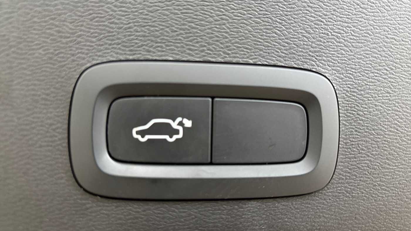 Used Volvo XC40 2023 for sale - 76474508: Photo 16