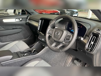 Used Volvo XC40 2025 for sale - 76139673: Photo