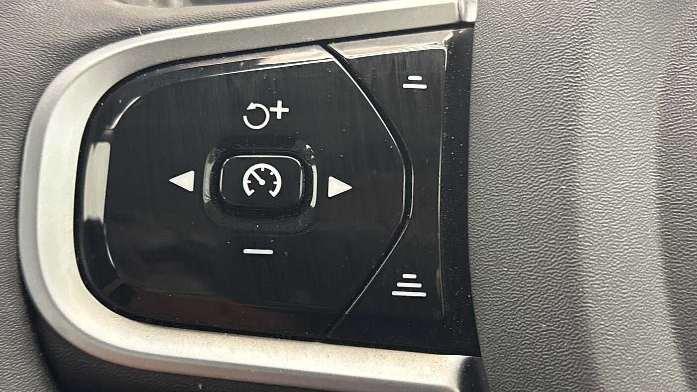 Used Volvo XC60 2025 for sale - 77292945: Photo 29