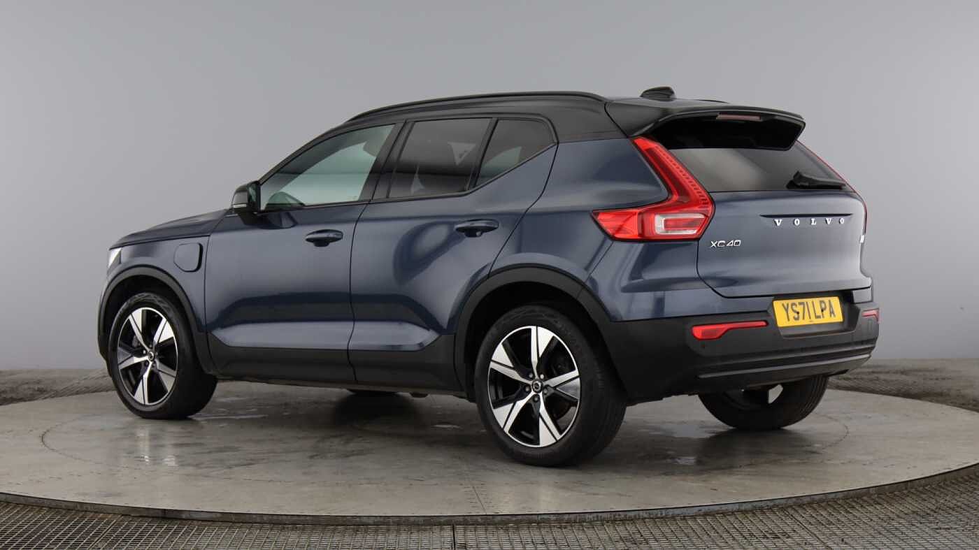 Used Volvo XC40 2021 for sale - 78158255: Photo 2