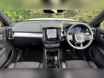 Used Volvo XC40 2026 for sale - 77855125: Photo
