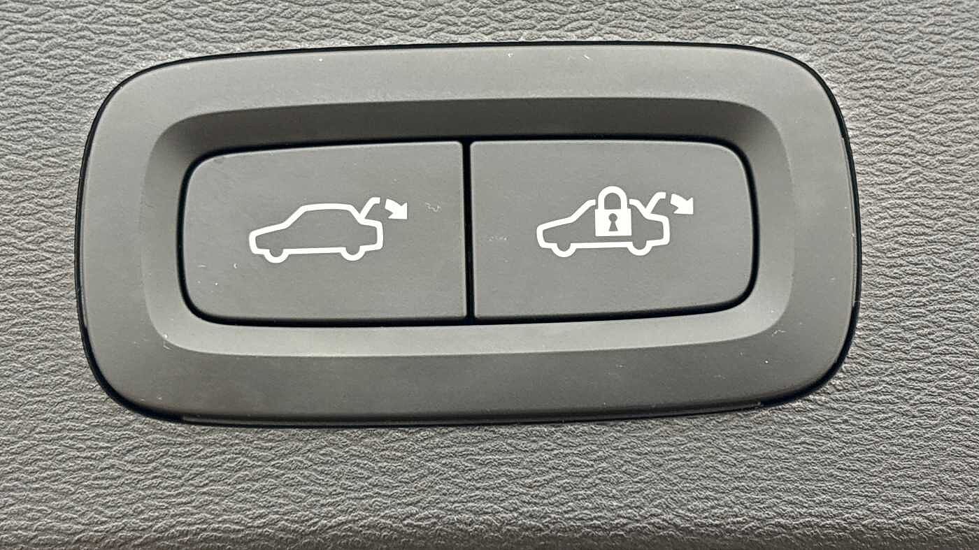 Used Volvo XC40 2022 for sale - 76474539: Photo 17