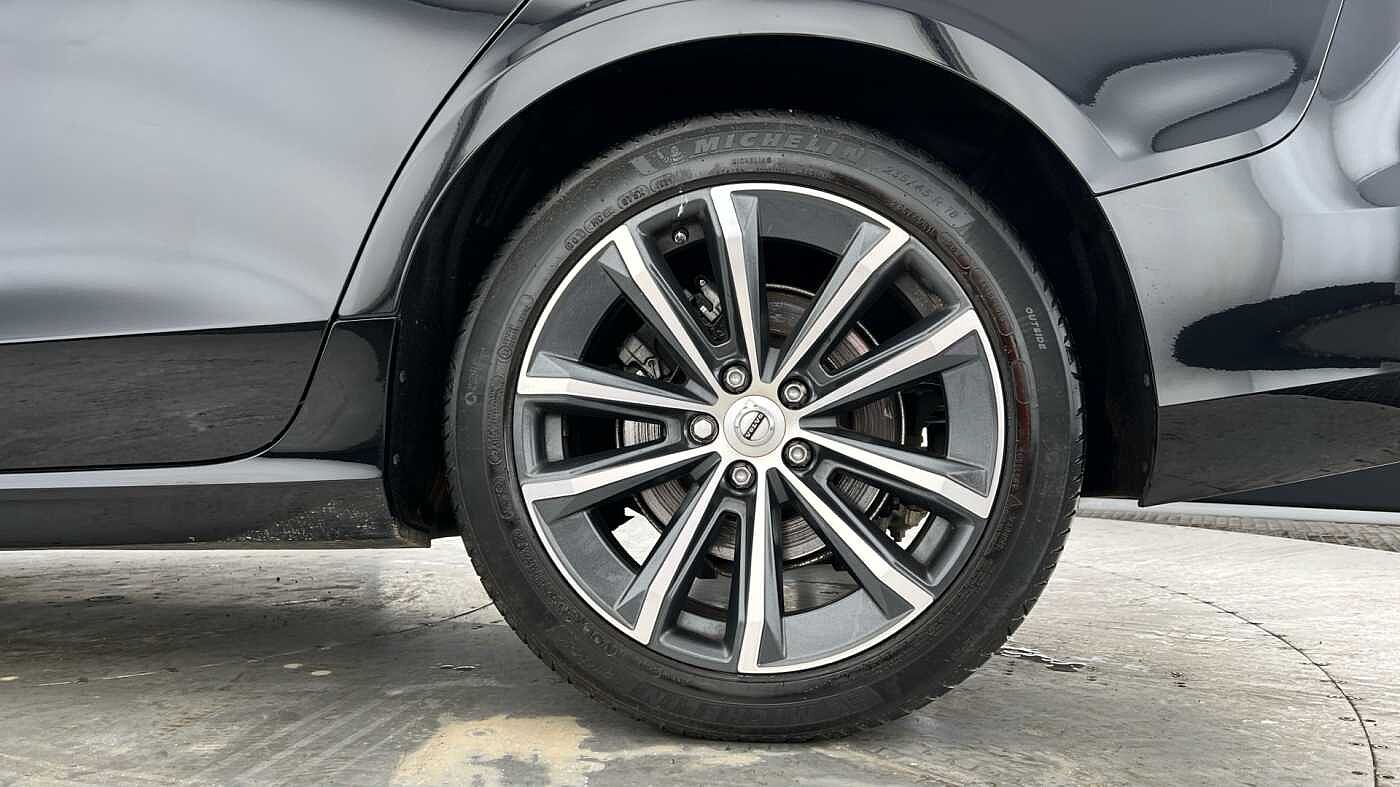 Used Volvo V60 2021 for sale - 77218251: Photo 4