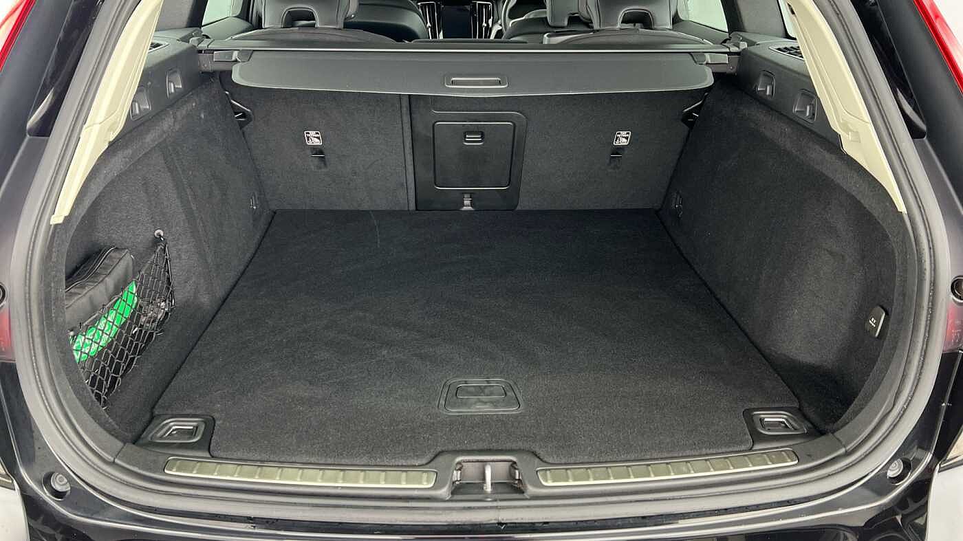 Used Volvo V60 2021 for sale - 77218251: Photo 5