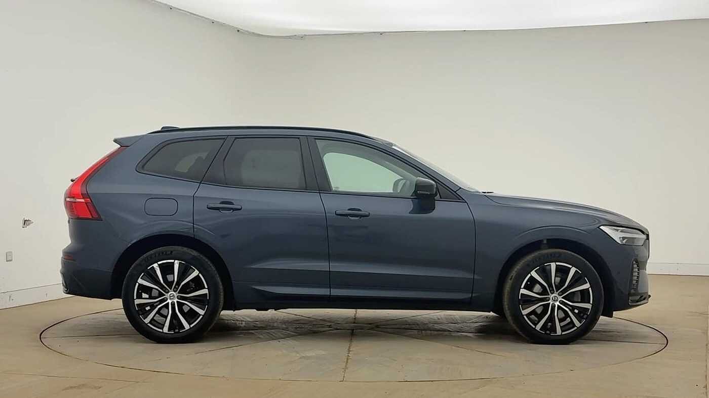 Used Volvo XC60 2023 for sale - 78158230: Photo 2