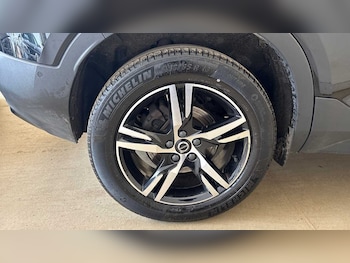 Used Volvo XC40 2023 for sale - 79182624: Photo
