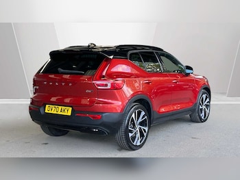 Used Volvo XC40 2020 for sale - 76033209: Photo 2