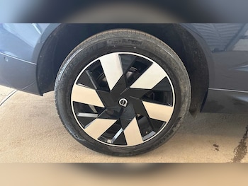 Used Volvo XC60 2023 for sale - 79397031: Photo
