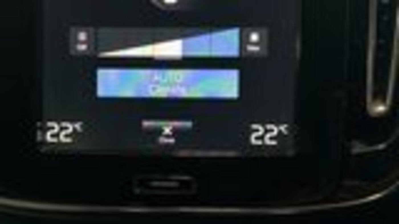 Used Volvo XC40 2022 for sale - 77218285: Photo 37