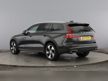Used Volvo V60 2022 for sale - 79472781: Photo