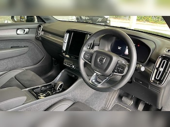Used Volvo XC40 2025 for sale - 75590426: Photo
