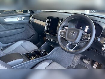 Used Volvo XC40 2023 for sale - 76635349: Photo