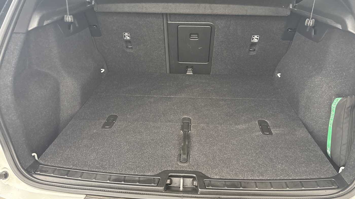 Used Volvo XC40 2023 for sale - 78036182: Photo 5