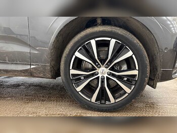 Used Volvo XC60 2023 for sale - 77525726: Photo