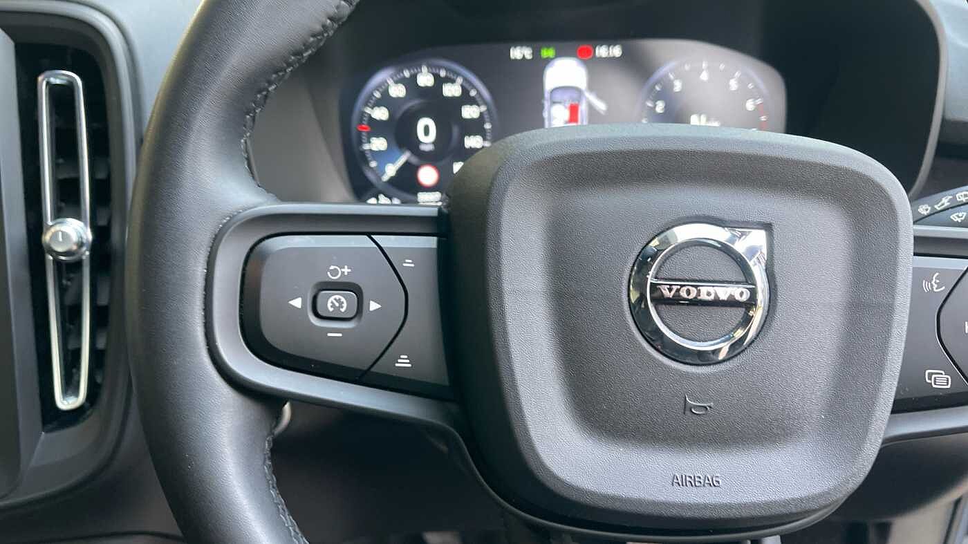 Used Volvo XC40 2022 for sale - 76228879: Photo 17