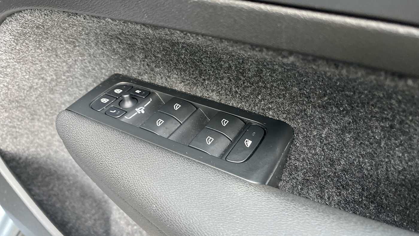 Used Volvo XC40 2022 for sale - 76228879: Photo 19