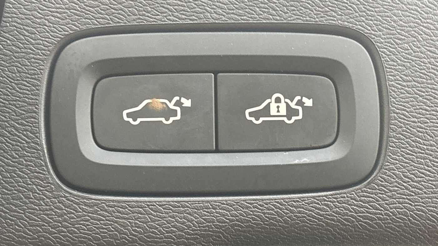 Used Volvo XC60 2025 for sale - 77575962: Photo 17