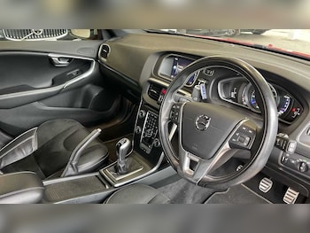 Used Volvo V40 2017 for sale - 75916447: Photo