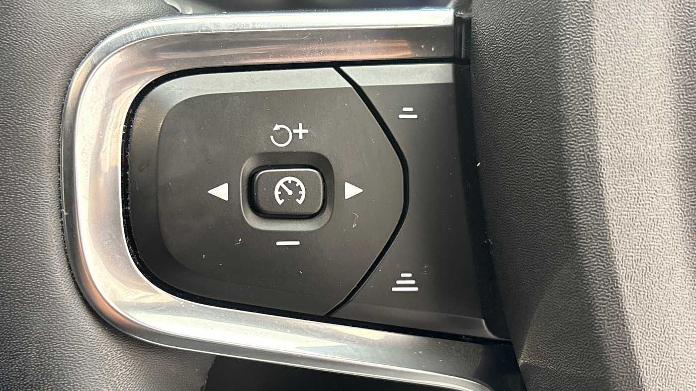 Used Volvo XC40 2022 for sale - 76474530: Photo 29