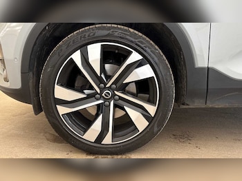 Used Volvo XC40 2023 for sale - 79182618: Photo