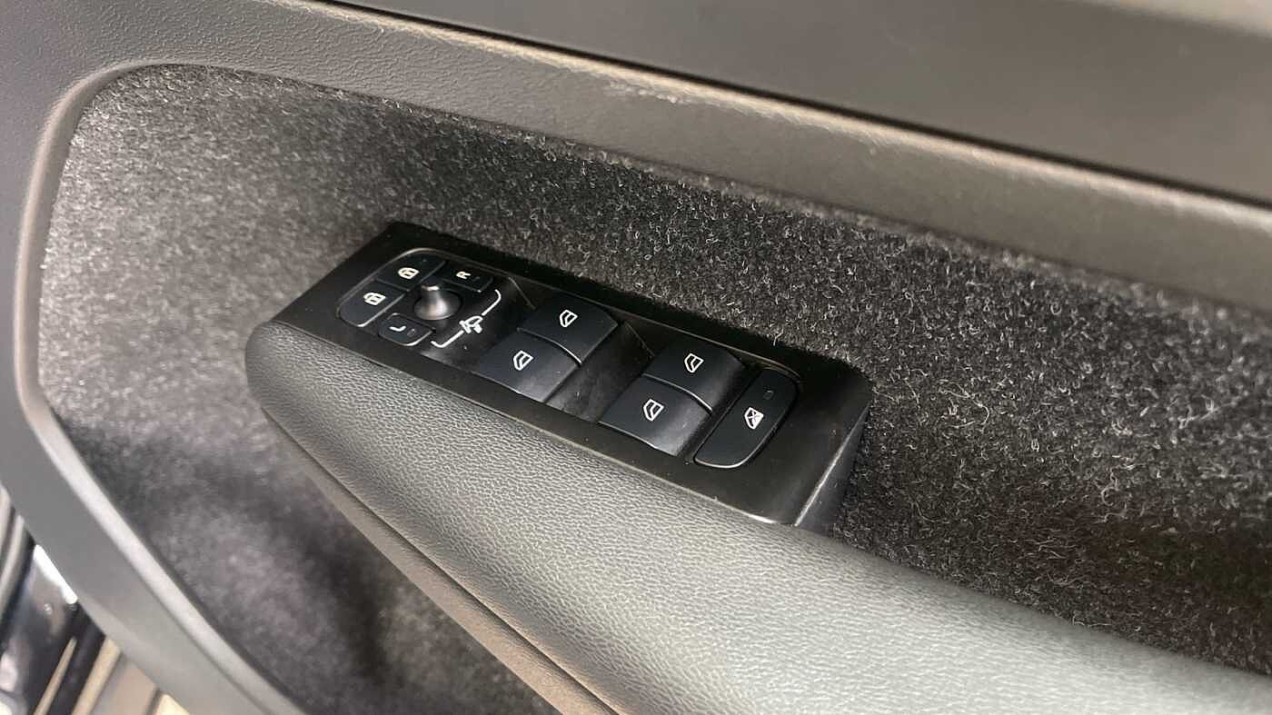 Used Volvo XC40 2021 for sale - 76216690: Photo 19