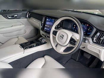 Used Volvo V60 2025 for sale - 75128423: Photo