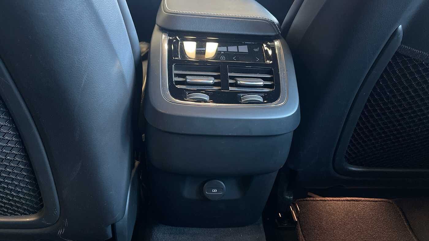 Used Volvo XC60 2023 for sale - 77124445: Photo 30