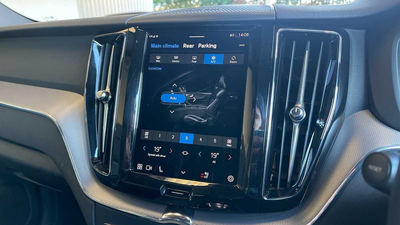 Used Volvo XC60 2023 for sale - 77124445: Photo 33