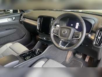 Used Volvo XC40 2023 for sale - 77959324: Photo