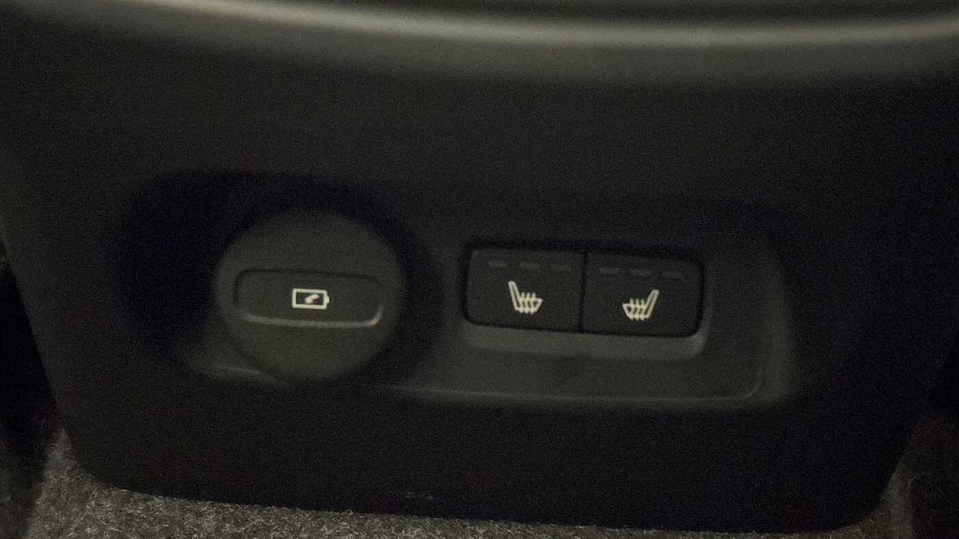 Used Volvo XC40 2025 for sale - 77157531: Photo 17