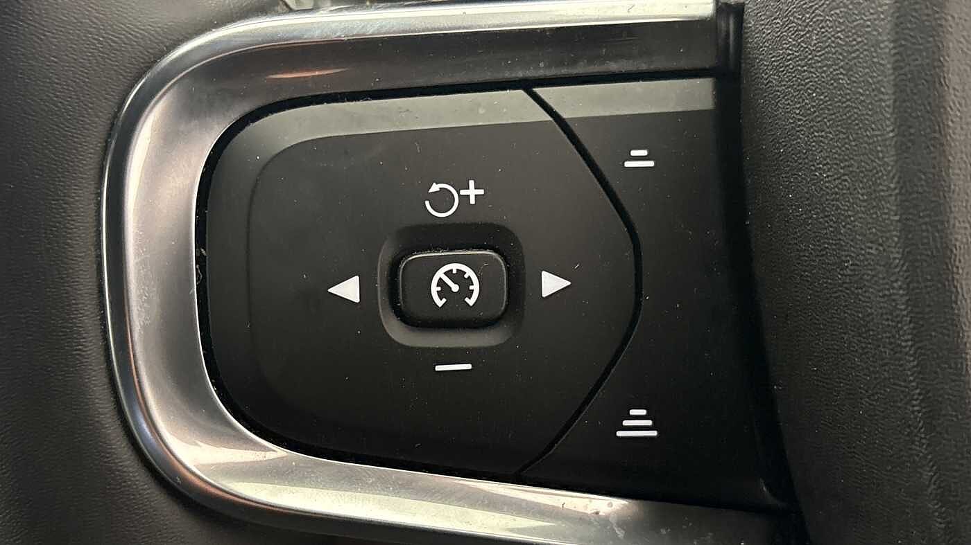 Used Volvo XC40 2025 for sale - 77157531: Photo 29