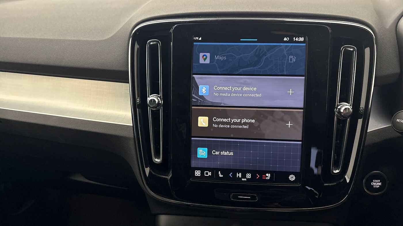 Used Volvo XC40 2025 for sale - 77157531: Photo 32