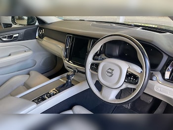 Used Volvo V60 2019 for sale - 78088024: Photo