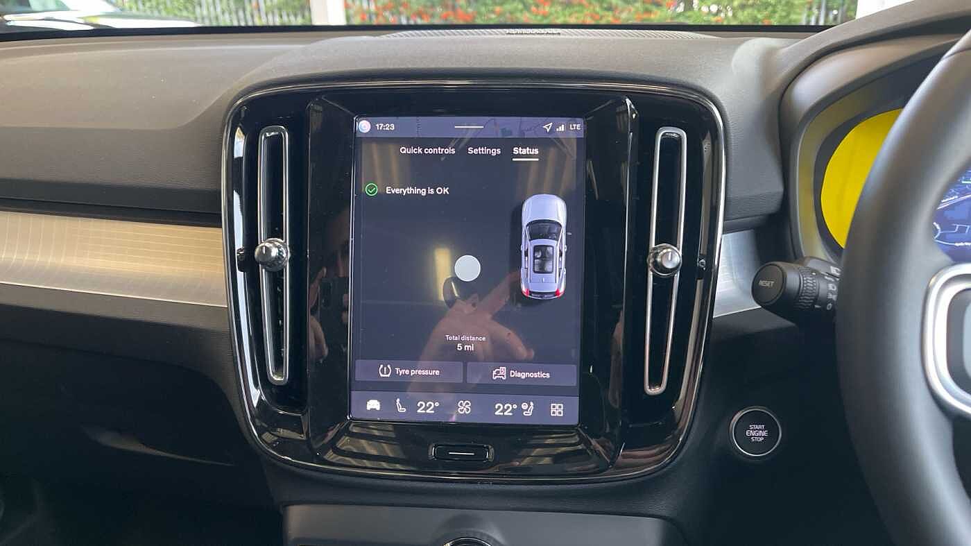 Used Volvo XC40 2025 for sale - 76261215: Photo 11