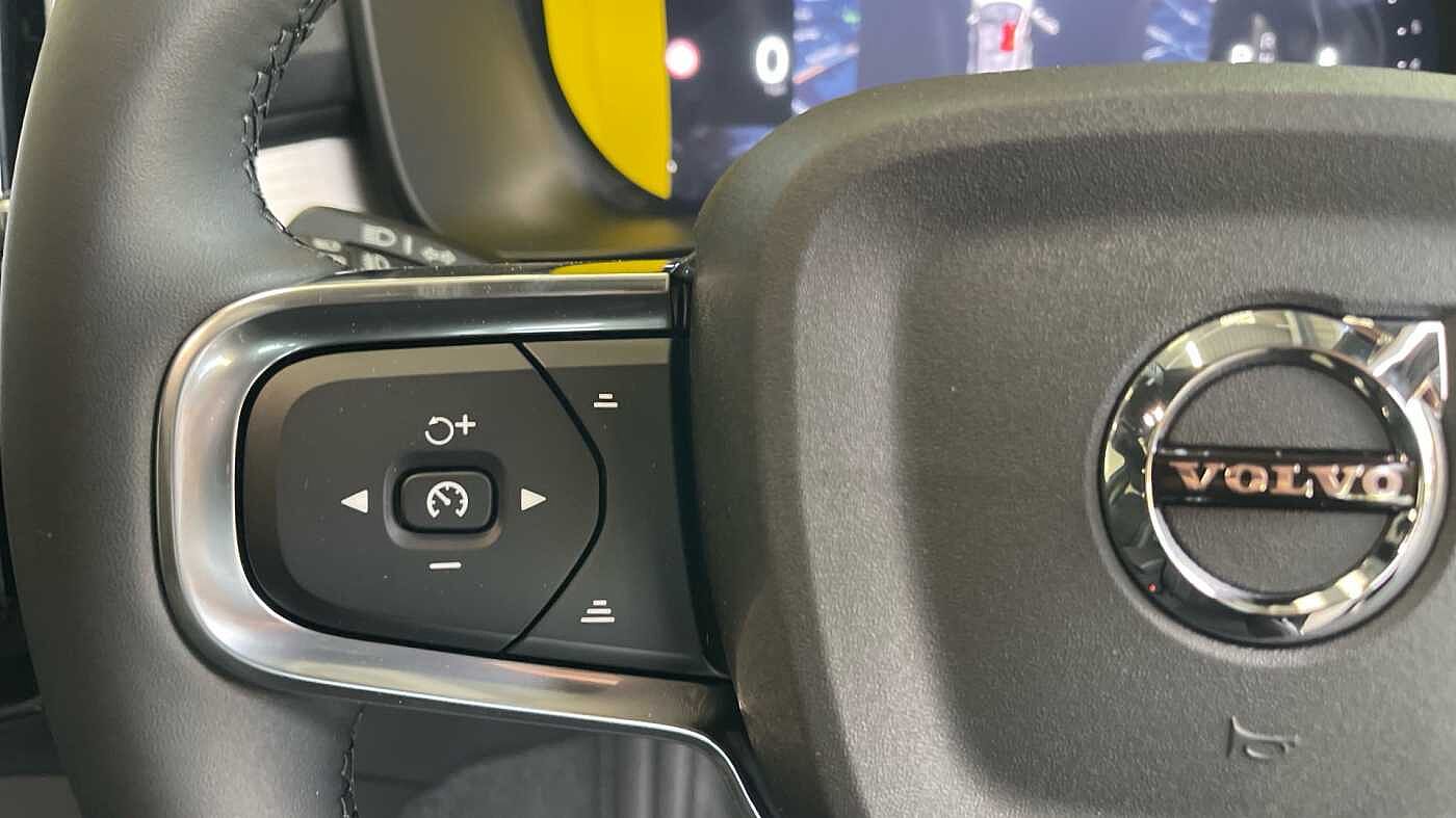 Used Volvo XC40 2025 for sale - 76261215: Photo 15