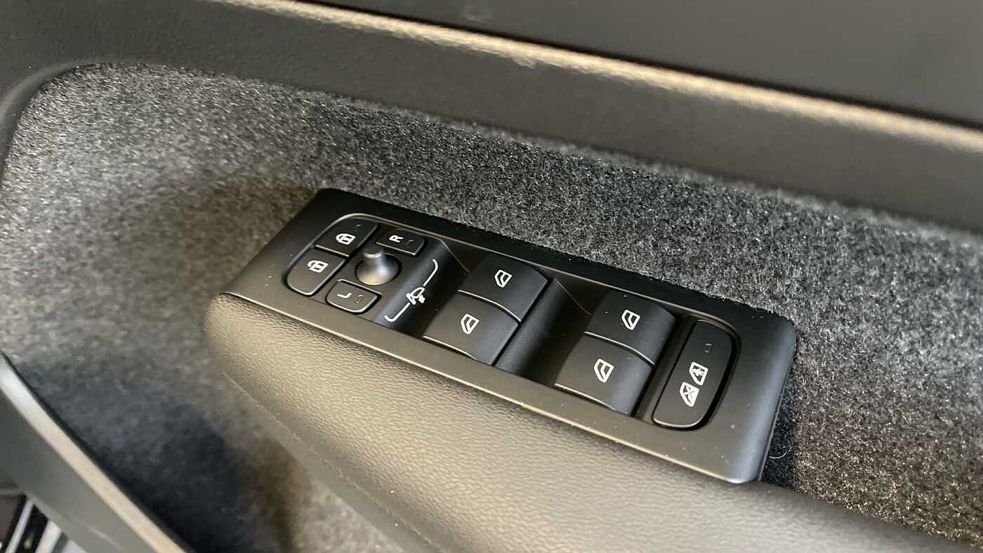 Used Volvo XC40 2025 for sale - 76261215: Photo 17