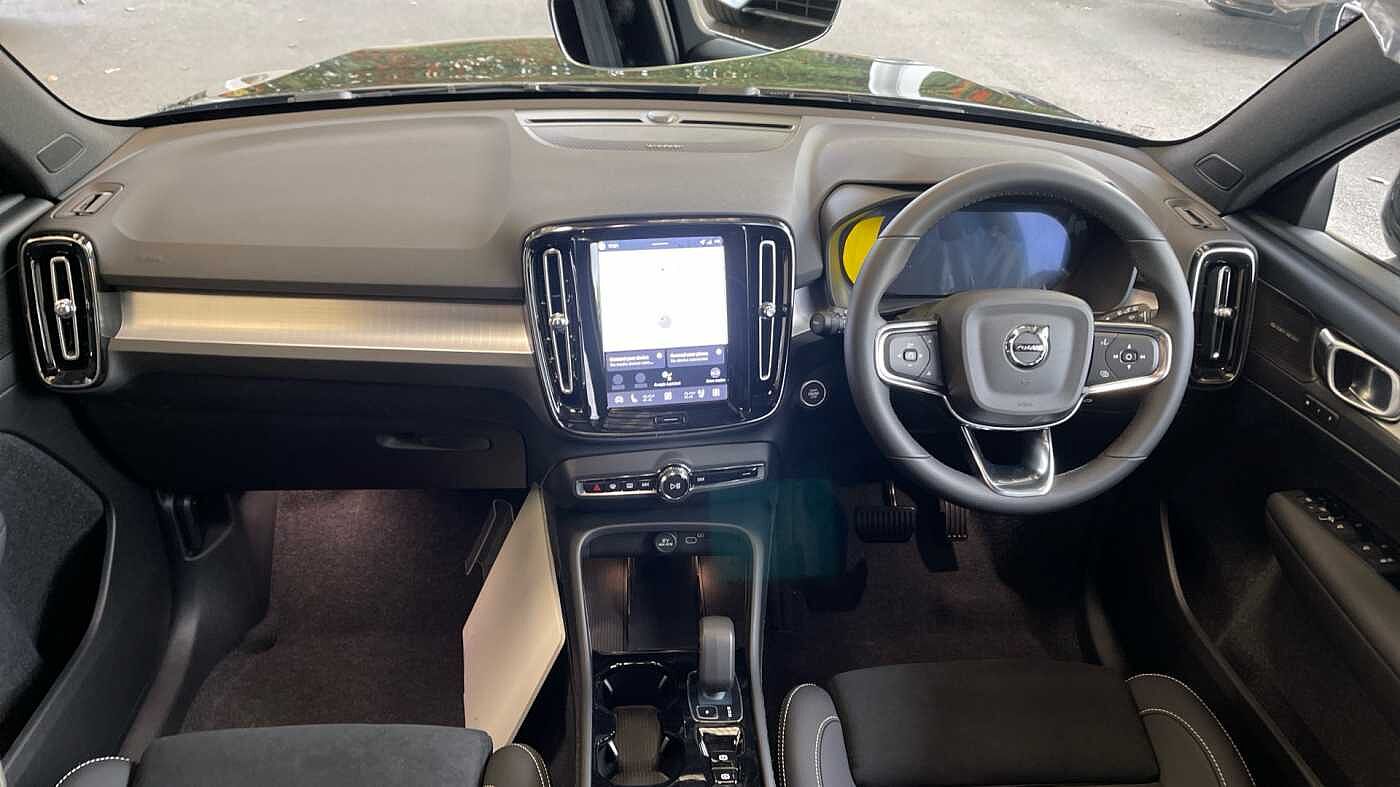 Used Volvo XC40 2025 for sale - 76261215: Photo 4