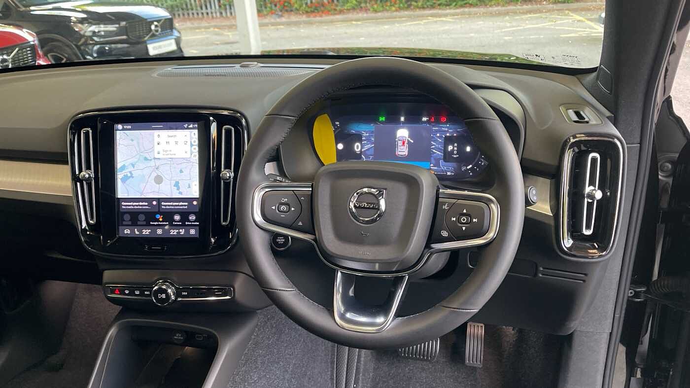 Used Volvo XC40 2025 for sale - 76261215: Photo 8