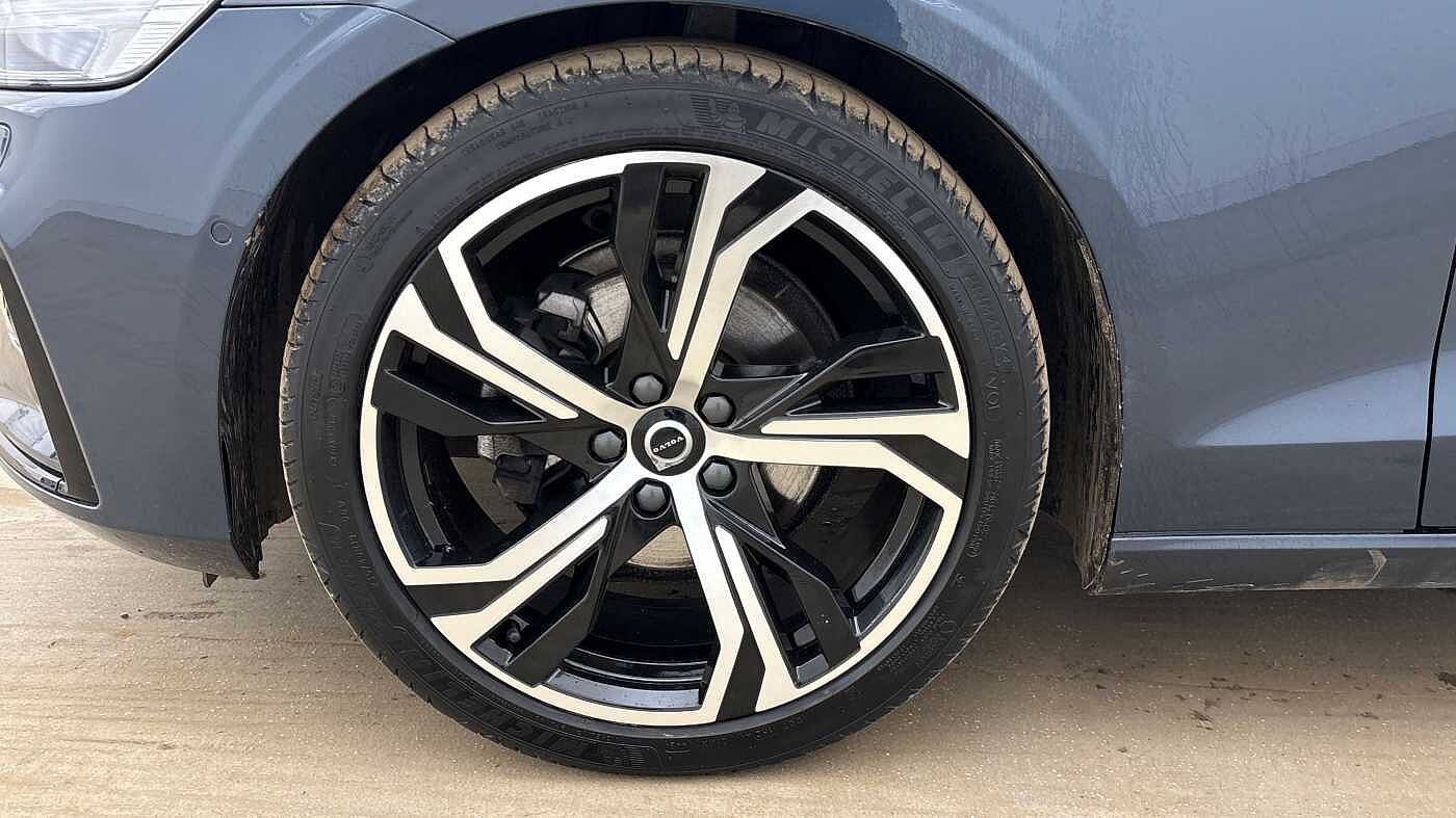 Used Volvo V60 2025 for sale - 77855155: Photo 4