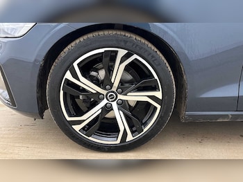 Used Volvo V60 2025 for sale - 77855155: Photo